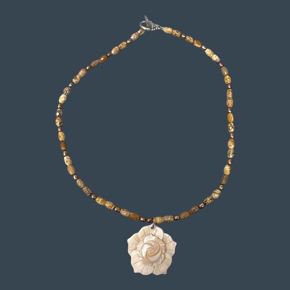 Wood Beaded Necklace Carved Mother of Pearl Hawaiian Lei Shell Flower Pendant 17 - Picture 7 of 7